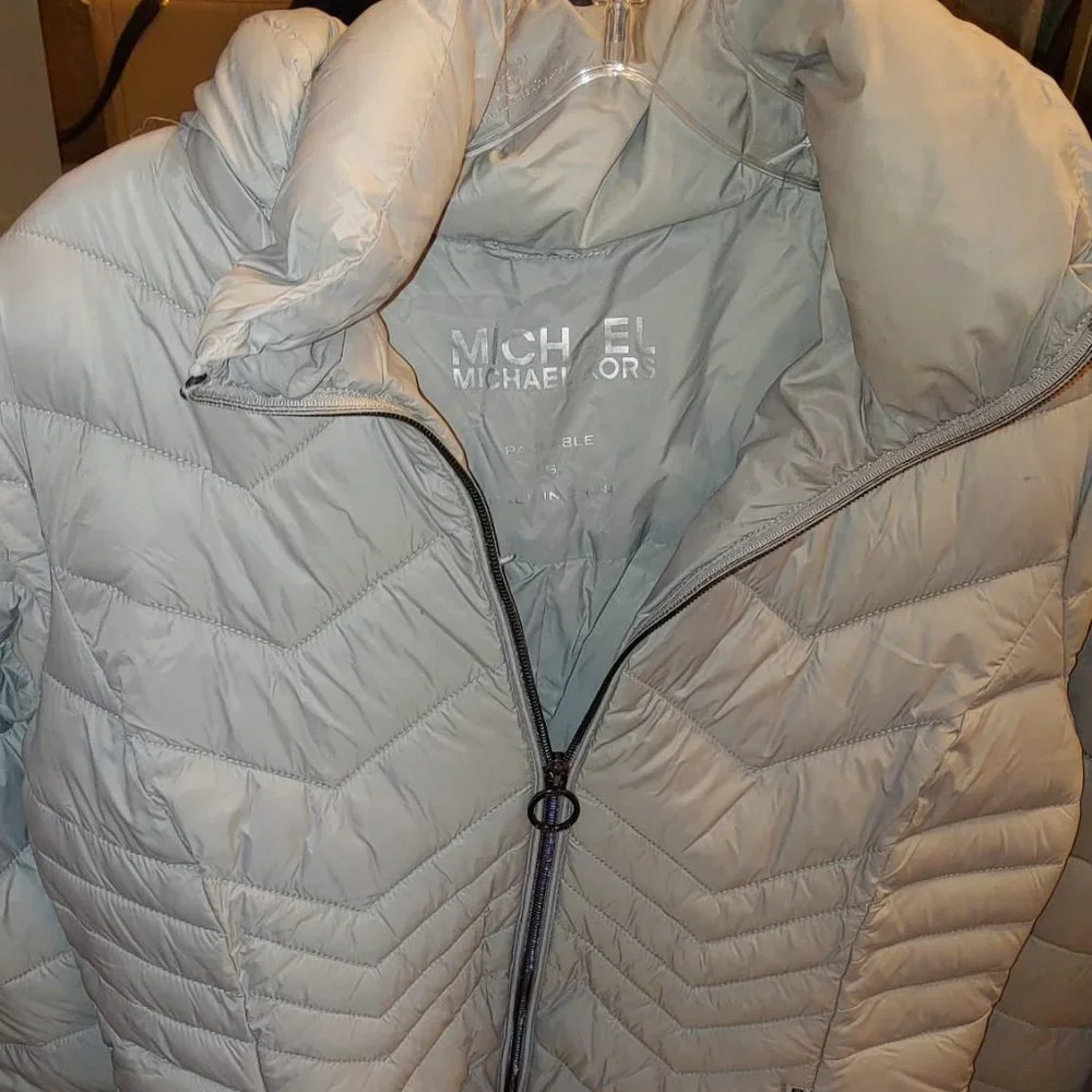 Michael Michael Kors Women's  Hooded  Packable Jacket - Picture 2 of 6